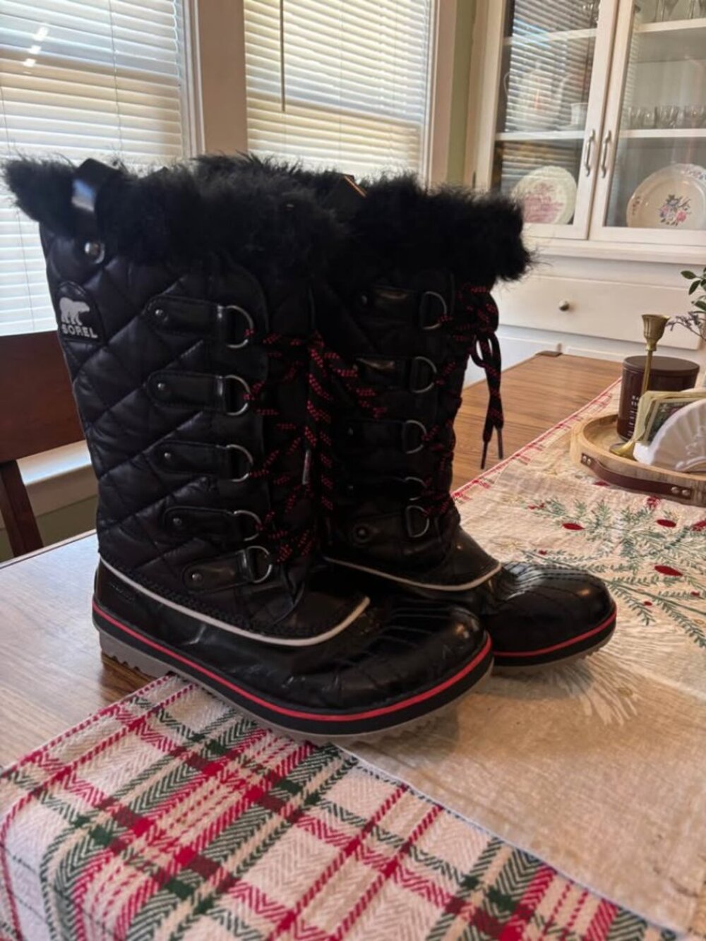 Sorel Tofino Cate Women's Black Quilted Waterproof Fur-Trim Winter Boots Size 11